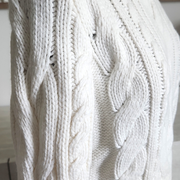 White cable knit sweater - Picture 3 of 5